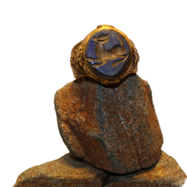 Attributed Qajar-Era Persian Carved Stone Signet Ring with Winged Griffin Motif | انگشتر منسوب به دوره قاجار با نگین کندهکاریشده و نقش شیردال بالدار